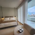 Olmo Luxury - By Myhomeincomo *
