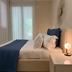 Olmo Luxury - By Myhomeincomo *