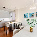 Apartment Olmo Luxury - By Myhomeincomo