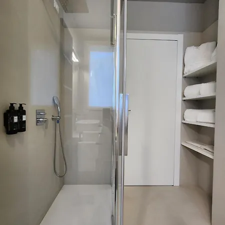 Olmo Luxury - By Myhomeincomo Όπως