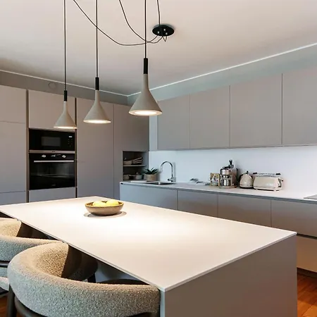 Daire Olmo Luxury - By Myhomeincomo