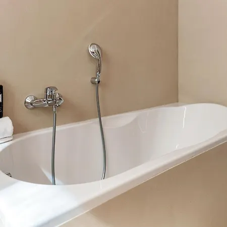 Olmo Luxury - By Myhomeincomo * Como
