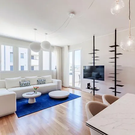 Olmo Luxury - By Myhomeincomo Διαμέρισμα