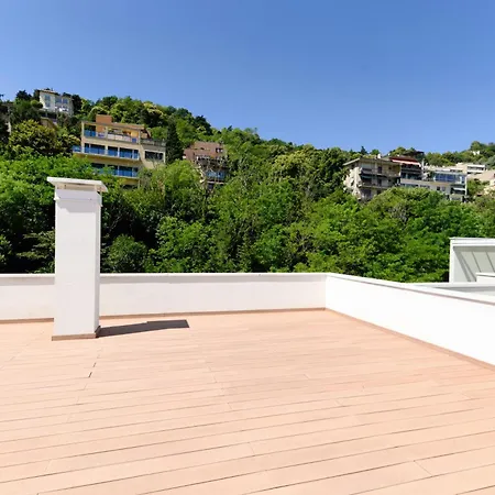 Olmo Luxury - By Myhomeincomo *
