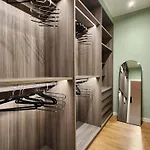 Olmo Luxury - By Myhomeincomo