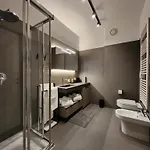 Olmo Luxury - By Myhomeincomo